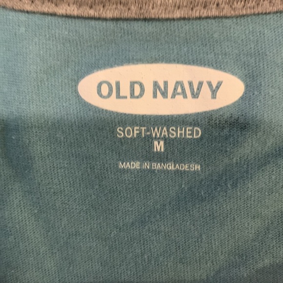Old Navy tee - Picture 3 of 4